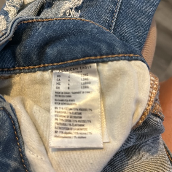 American Eagle Next Level Stretch size 4 - Picture 3 of 3